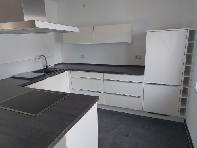 Langen - Maisonette mit idealen Grundriss – Küche mit EBK