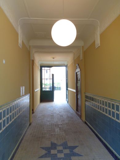 Sfeervol 2-kamerappartement in een oud gebouw met privétuin & terras in Berlijn-Pankow – Hausflur