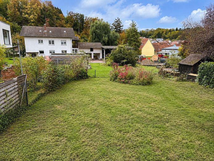 Erstbezug: Ein-Zweifamilienhaus mit Garten, 3 Bädern und 7 Schlafzimmern in Tairnbach – Foto 1