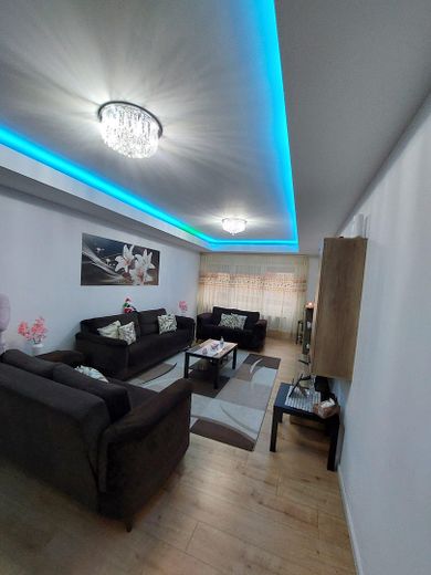 2-комнатная квартира 4 комнаты 81 м² 2,5 комнаты 65 м² городская квартира офис кабинет для практики жильё для рабочих коммерческая недвижимость инвестиция – Einheit 2 Wohnen
