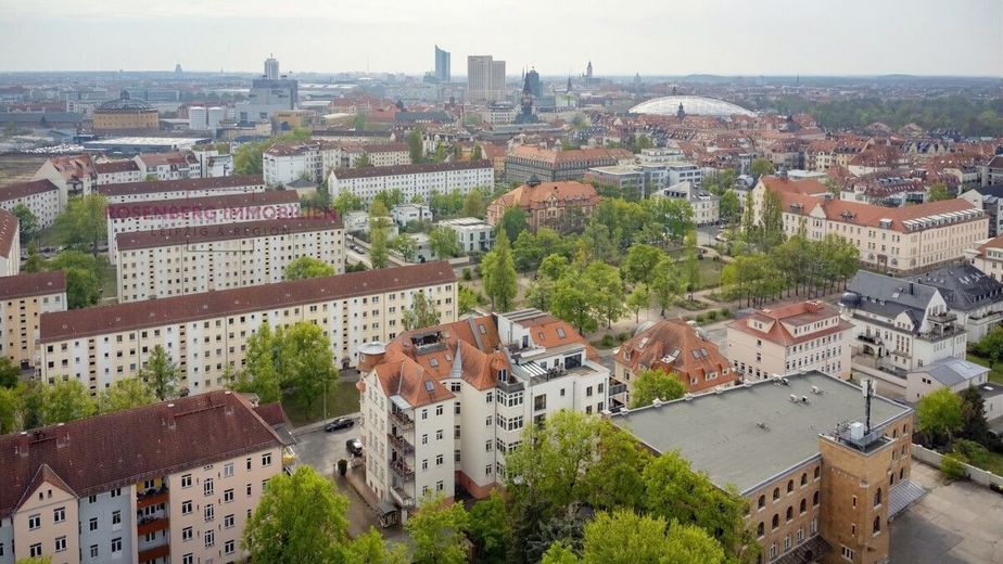 Stadtvilla Louise - 
Exclusive 3-Zimmer-Wohnung mit Balkon als solide Kapitalanlage – 75850779-bc6f3267-aussenansicht-etagenwohnung-in-leipzig-leipzig-zentrum-nord-gohlis-sued-jpg-aussenansicht-staging-etagenwohnung-in-leipzig-leipzig-zentrum-nord-gohlis-sued