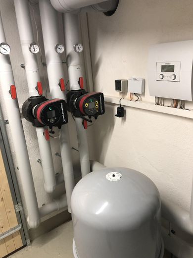 Stilvoll kernsanierte 4-Zi-Altbau-Wohnung mit Wohnküche – Heizungsanlage
