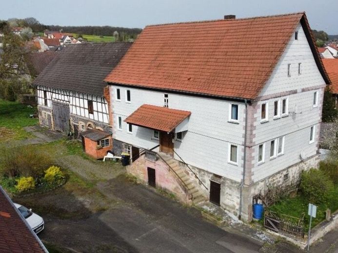 HISTORISCHES HOFANWESEN ZUM VERWIRKLICHEN! 
KEINE KÄUFEPROVISION! – Foto 1