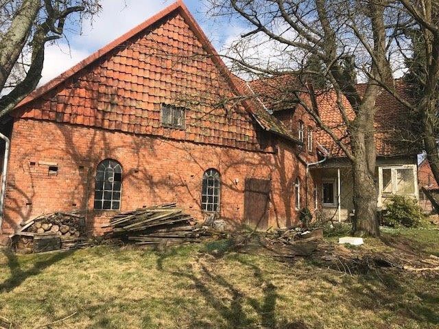 Hof, gr. Scheune  Nachbargrund