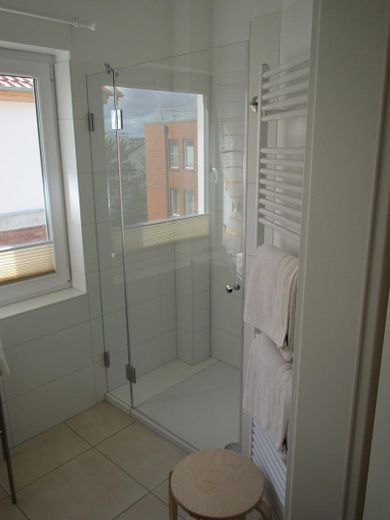 Duschbad mit Dusche