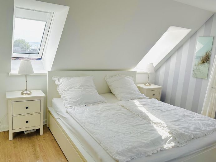 2. Schlafzimmer Wohnung DG