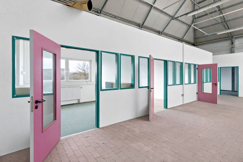 Lager-/Logistikfläche mit Büroanteil in Halle (Saale) - Tornau – Büros
