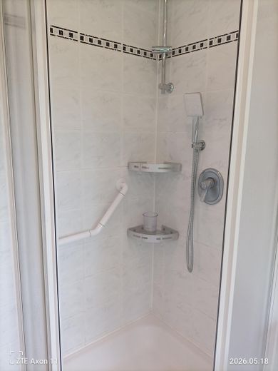 Grosses Badezimmer