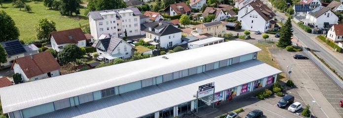 Superficie commerciale per studi medici o ampio ufficio adatto a numerosi settori di servizi a Salem!