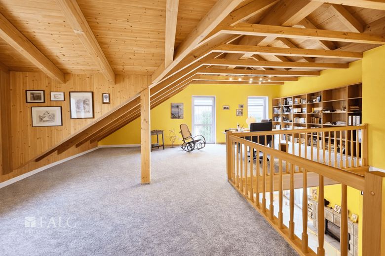 Exklusives Anwesen mit Innenpool, Galerie und unverbaubarem Naturpanorama – Arbeitszimmer OG (Galerie)
