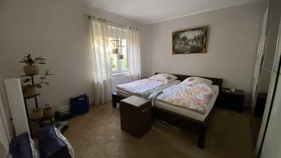 Provisionsfrei: Freistehendes Zweifamilienhaus im grünen Berlin-Heiligensee – EG Wohnung Schlafzimmer