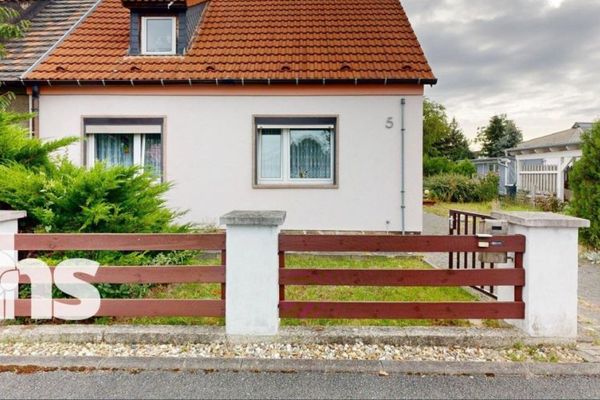 PROVISIONSFREI: Doppelhaushälfte in Merseburg mit Garten, Keller & Modernisierungspotenzial