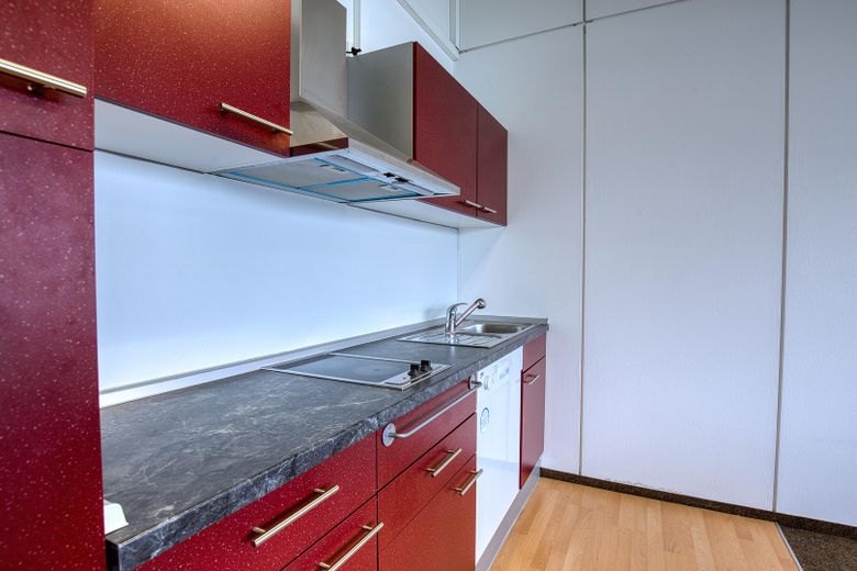 Flexible Büro- und Schulungsfläche mit 225 m² und 4 Stellplätzen in Reutlingen-Sondelfingen – Moderne Teeküche