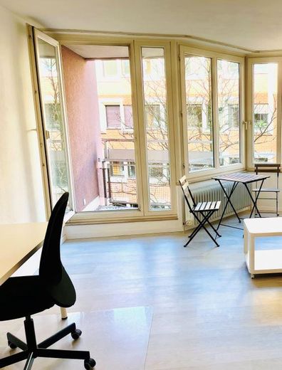 Möblierte 1-Zimmerwohnung mitten in der City mit Stellplatz! – Foto 1