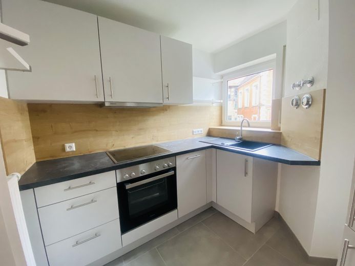 Erstbezug nach Renovierung — moderne 2‑Zimmer Wohnung in zentraler Lage – Photo 8