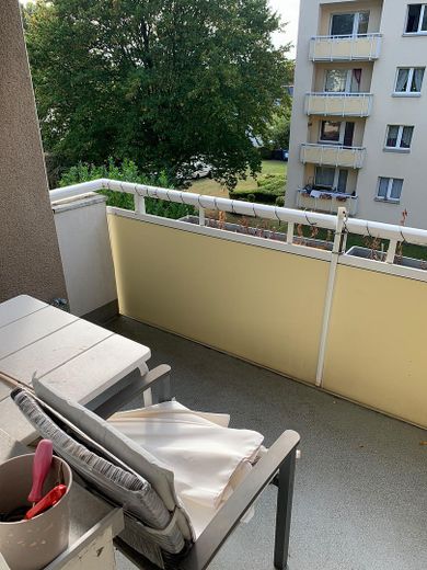 Moderno apartamento de 2,5 habitaciones con balcón orientado al oeste – Balkon