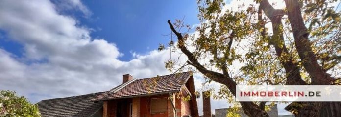 IMMOBERLIN.DE - Charaktervolles Haus mit viel Potential, Sonnengarten und Solaranlage