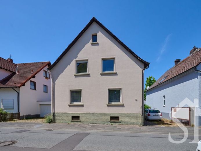 Charmantes Haus mit großem Grundstück und viel Potenzial in Rodgau-Weiskirchen – Foto 1