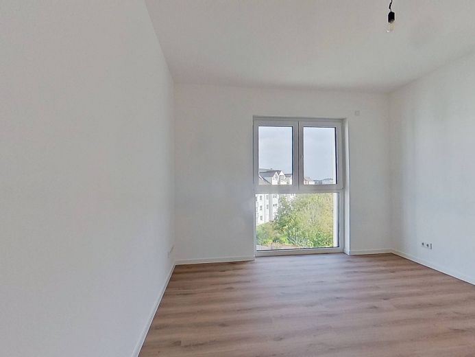 **BERGQUARTIER: बालकनी और EBK के साथ अत्याधुनिक 3-कमरों वाला अपार्टमेंट** – Ansicht I: Schlafzimmer II