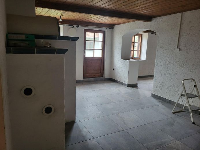Traumwohnung im Grünen - 8 Zimmer, 3 Bäder, großer Garten, ... – Durchgang zum Wohnzimmer