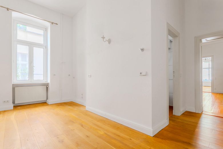 Appartement de 4 pièces rénové, sans commission, au cœur de Kreuzberg ! Prix à négocier – Schlafzimmer