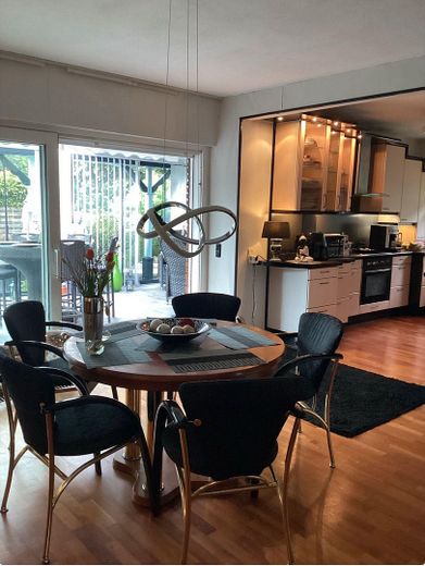 Esszimmer mit Küche