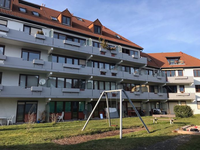 Sanierte und möblierte Wohnung mit Balkon im Herzen von Stuttgart-Vaihingen – Gebäude