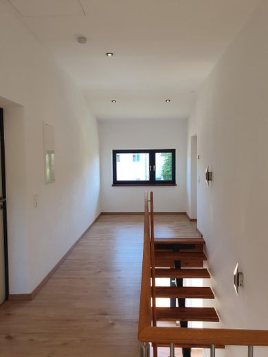 150  m², डीडोर्फ़ के बाहरी इलाके में उजला, शांत अपार्टमेंट – Flur - Treppe - S - OG