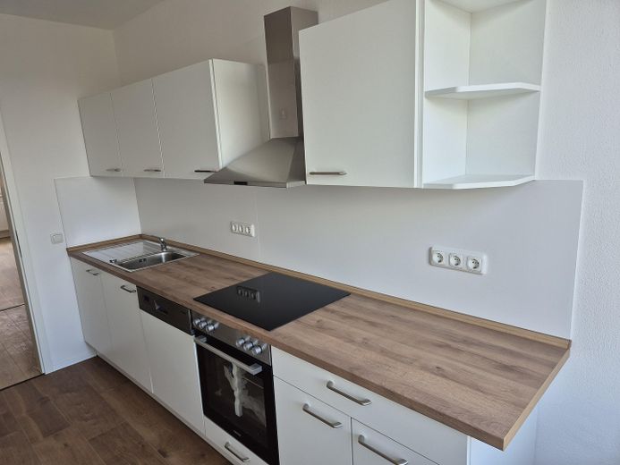 Ihr neues Zuhause in der Innenstadt: 4ZKB, kompl. saniert, mit Einbauküche – Foto 6