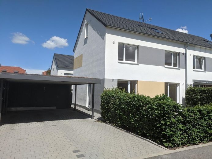 Haus Ansicht Süden mit Garten