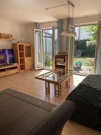 Środkowy segment szeregowca (bez prowizji) w Wiley, Neu-Ulm – Wohnzimmer