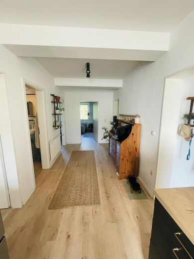 Kernsanierte Wohnung mit Blick auf Goethepark – Flur