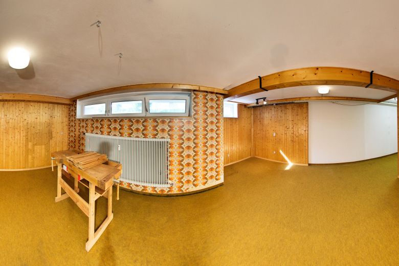 Світла 4-кімнатна квартира з балконом, хобі-приміщенням 38 м² та паркомісцем у підземному гаражі — вільна негайно в Штраубінгу – Hobbyraum