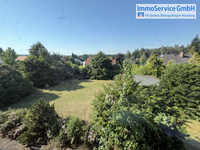 | EFH IN EXKLUSIVER LAGE | mit großem Grundstück, Doppelgarage, Terrasse & Balkon – Foto 1