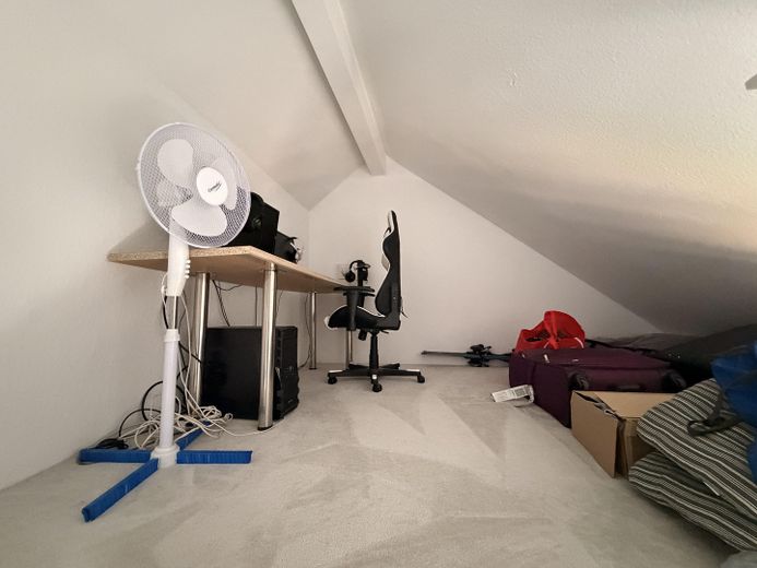 Appartement en duplex avec cheminée et terrasse sur le toit │ Votre nouvel appartement au-dessus des toits de Leverkusen – Hobbyraum o. Stauraum