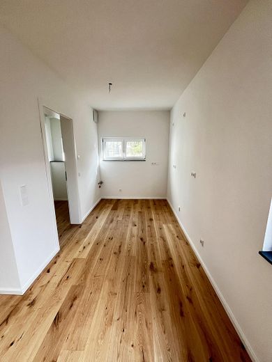 Lichtdurchflutete Neubau-Gartenwohnung mit Terrasse & hochwertiger Ausstattung – Küche
