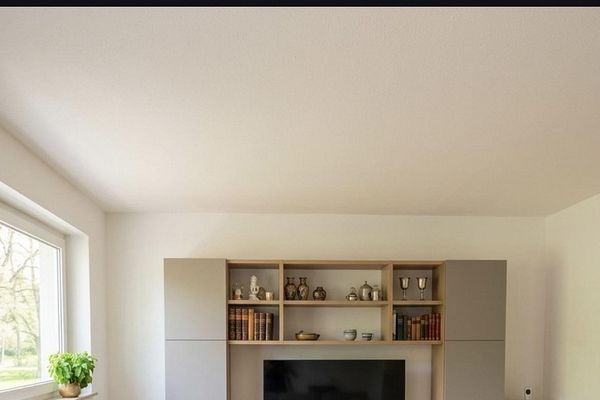 Provisionsfrei: Kernsanierte 2-Zi.-Wohnung mit 2 Balkonen & TG-Platz – Bogenhausen, bezugsfrei