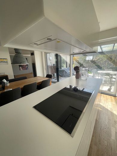 Sessiz konumda, yeşile bakan manzaralı müstakil tek aile evi – komisyonsuz – Foto 1
