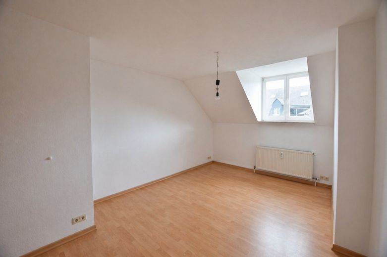 Gemütliche, helle 6-Raum-Wohnung mit Fernblick & modernem Bad auf dem schönen Kaßberg – Großes Schlafzimmer