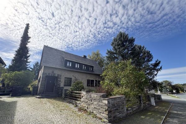 ++Großzügiges Einfamilienhaus mit historischem Charme und viel Potenzial++