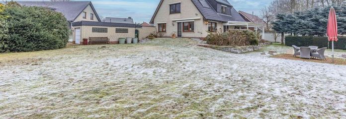 West- Südansicht / Garten