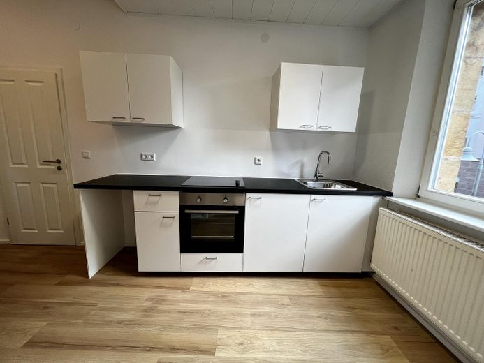 Stilvolle 2-Zimmer-Altbauwohnung – frisch renoviert mit moderner EBK; WG Geeignet – Küche