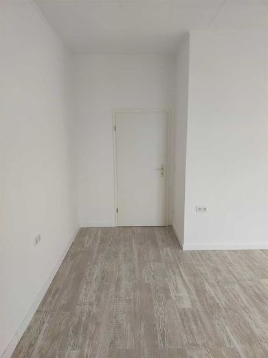 Großzügige 4-Zimmer mit EBK, Laminat, 2xBädern, Wanne und Dusche in guter Lage! – Musterfoto Wohnung obendrüber