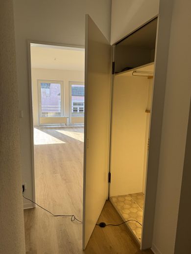 Flur unten; Einbaugarderobe