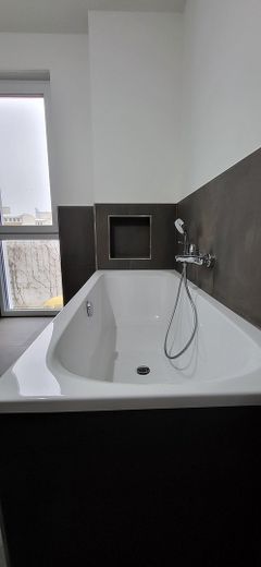 Masterbad Wanne mit Ablage