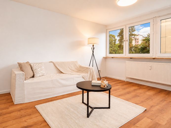 Neu sanierte 3 Zimmer Wohnung in Röthenbach – Loggia, Aufzug, keine Käuferprovision – Wohnbereich