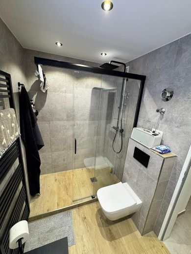2 pokoje, 65 m², po kapitalnym remoncie, zabudowa kuchenna, miejsce parkingowe – Zdjęcie 5