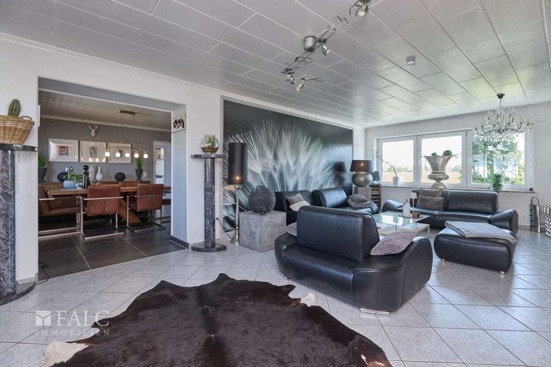 Landluft mitten in Alsdorf ? - Enjoy living direkt am Feld! – Geräumiger Wohnbereich
