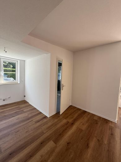 Frisch saniertes Einfamilienhaus mit Kaminofen auf 634qm Grundstück - provisionsfrei – Wohnen Ansicht 5