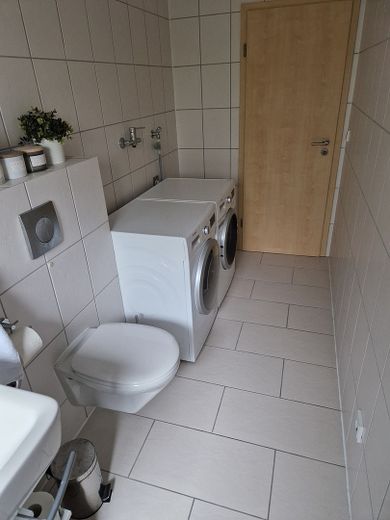 Erstkl. helle 3,5-Zi.-Wo., Blk, EBK, gr. Garage, Röthenbach a. d. Peg. – Foto 9